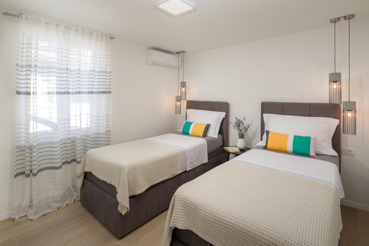 Villa Roko- The Spacious Luxury Trogir Buitenkant foto