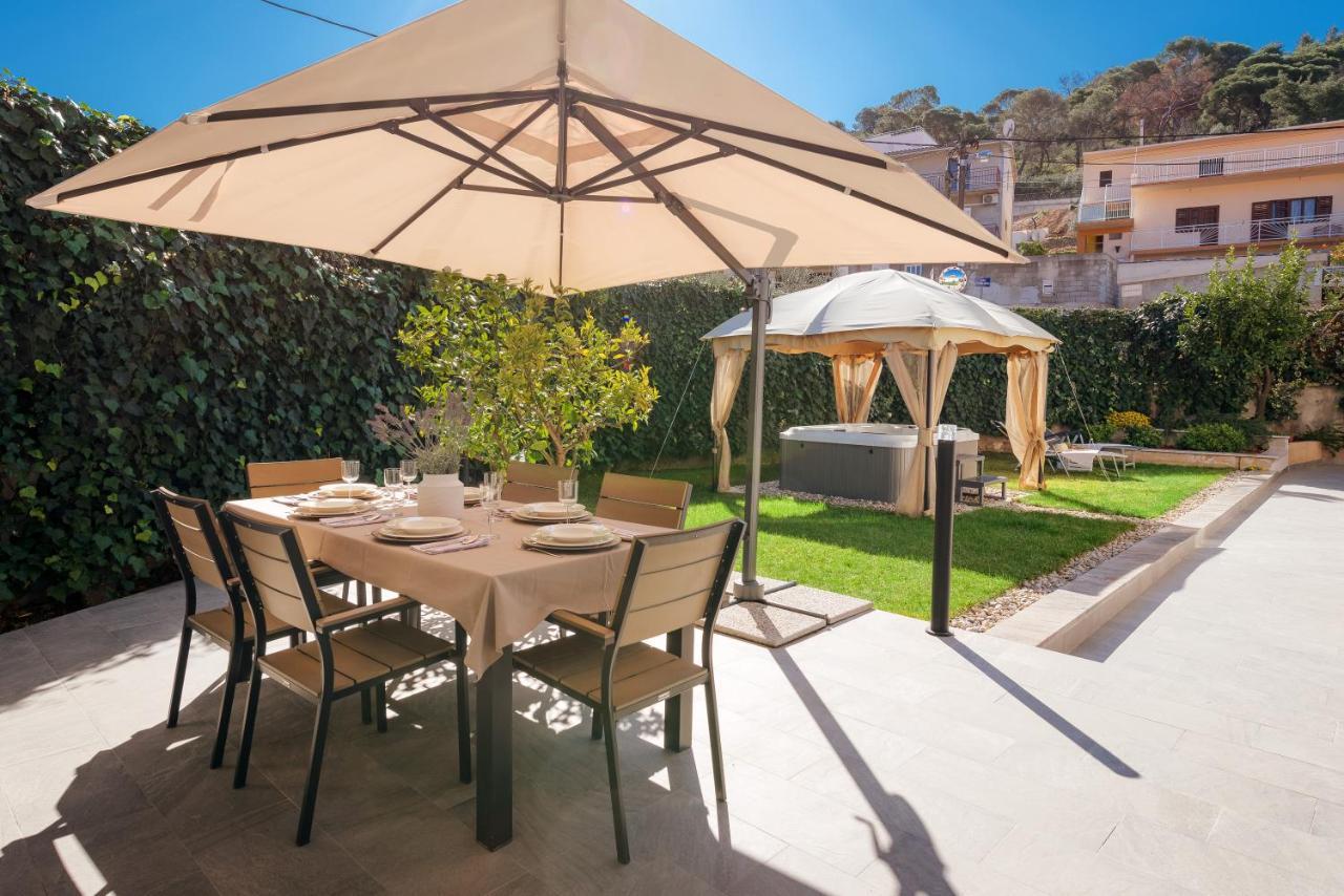 Villa Roko- The Spacious Luxury Trogir Buitenkant foto