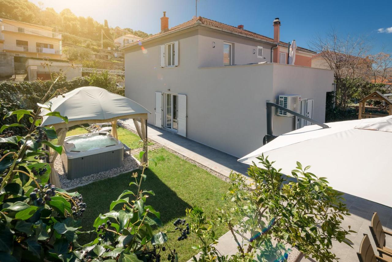 Villa Roko- The Spacious Luxury Trogir Buitenkant foto