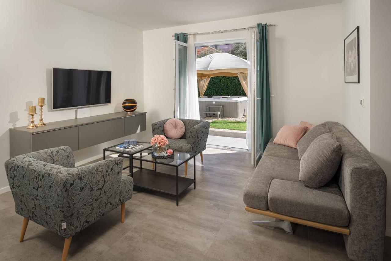 Villa Roko- The Spacious Luxury Trogir Buitenkant foto