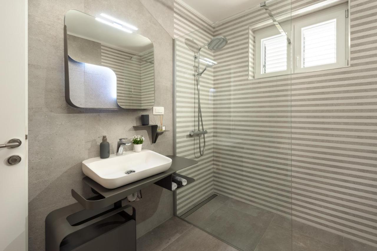 Villa Roko- The Spacious Luxury Trogir Buitenkant foto